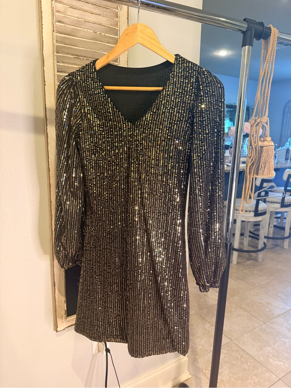 Black Sequin V-Neck Party Dress